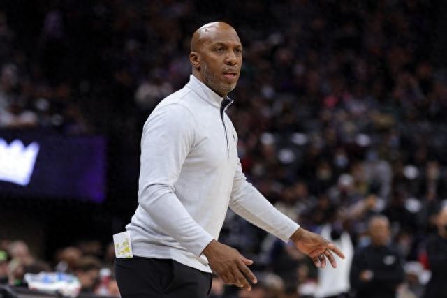 祝铭震28分胡金秋23分 广州大胜广厦35分